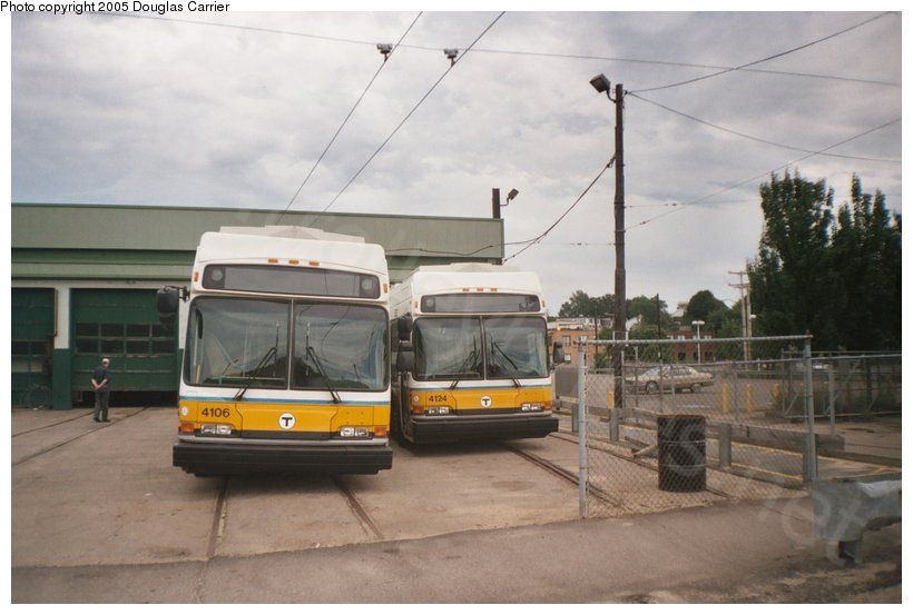 usa_m_bos_neoplan_4106_4124_watertown_dougcarrier_200507.jpg