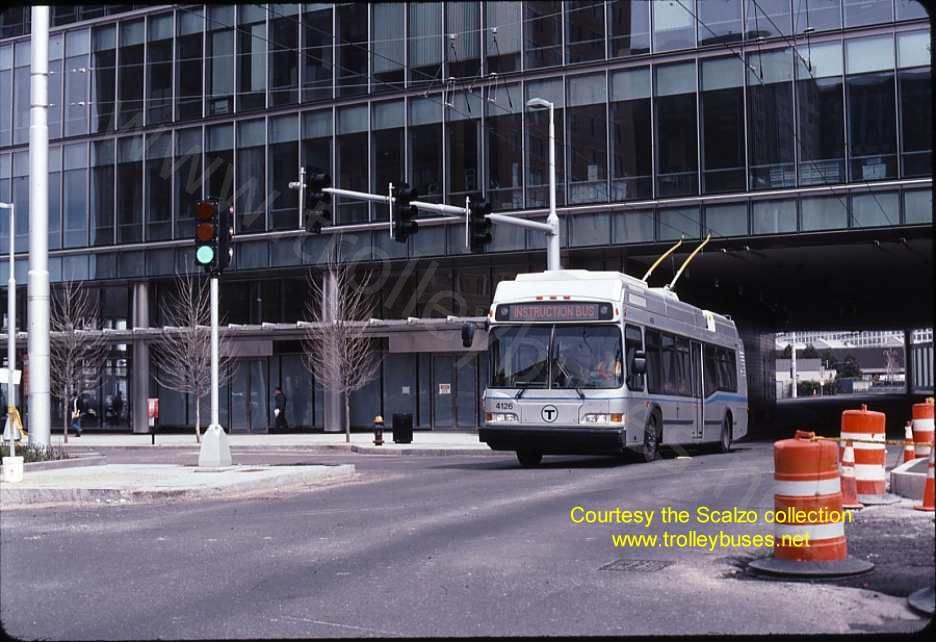 usa_m_bos_neoplan_4126_silverlinedstreet_20050520_ss.jpg