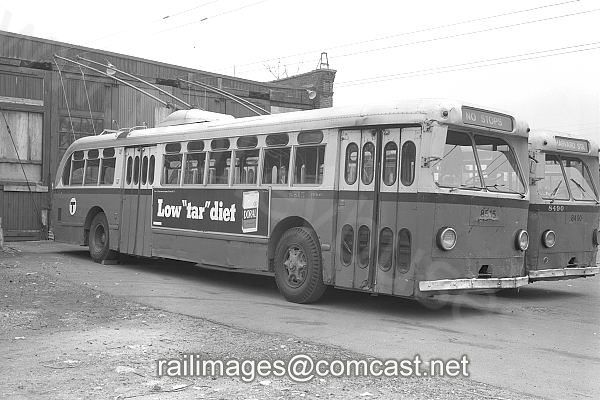 usa_m_bos_ps2_8515_harvsqbrn_19760411.jpg