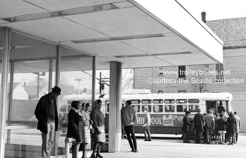 usa_m_chi_mh_23_belmontwestnwsubwaystation_19700414_ss.jpg