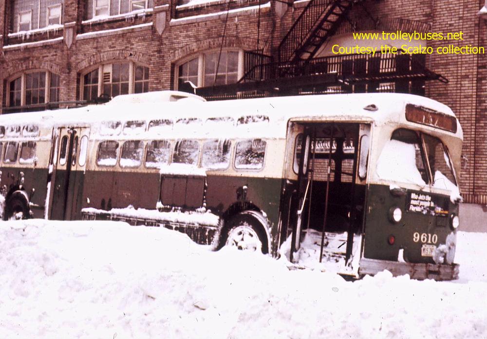 usa_m_chi_mh_9610_inthesnow_ss.jpg