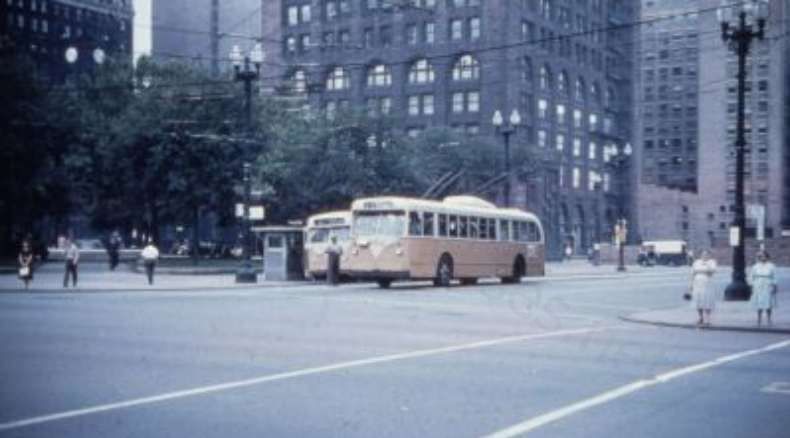usa_m_cle_ps_879_publicsq_195908.jpg