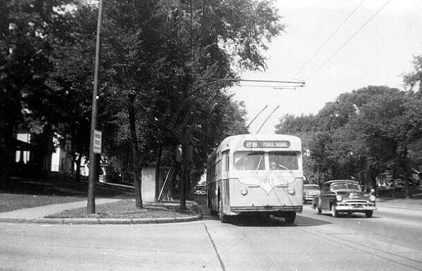 usa_m_cle_sl_1017_cliftonblvd_taetschbvsch.jpg