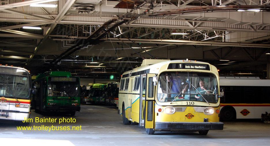 usa_m_day_bbc110fantrip_247_hostlingtotrolleyshop_20100523_jbaint.jpg
