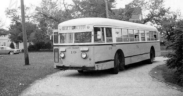 usa_m_day_brill_pr19_rt7_mainmaplewoodloop.jpg