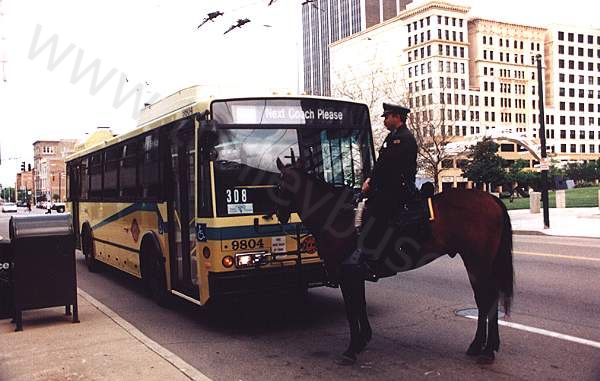 usa_m_day_eti_9804_fifthmain_hh.jpg