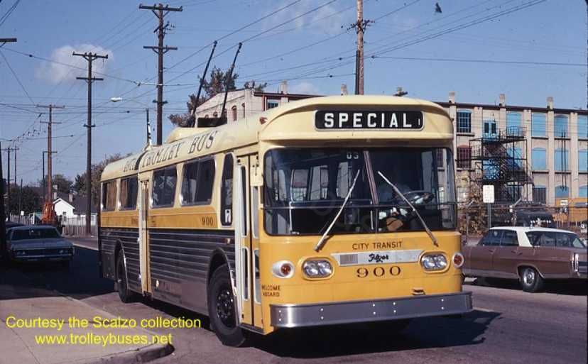 usa_m_day_flyer_900_rt9miamichapelatgarage_19711006_ss.jpg