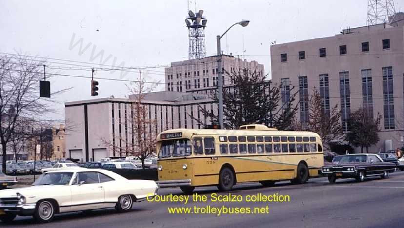 usa_m_day_mh_558_rt1thirdludlow_197111_ss.jpg