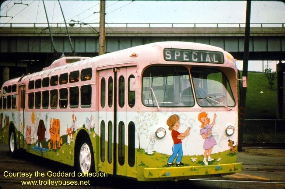 usa_m_day_mh_561_washingtonst_197411_ag.jpg