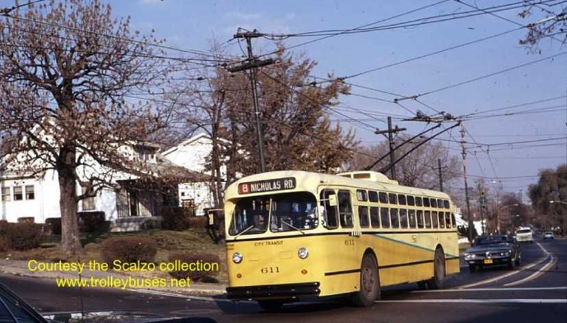 usa_m_day_mh_611_rt8lakeviewdearborn_197111_ss.jpg