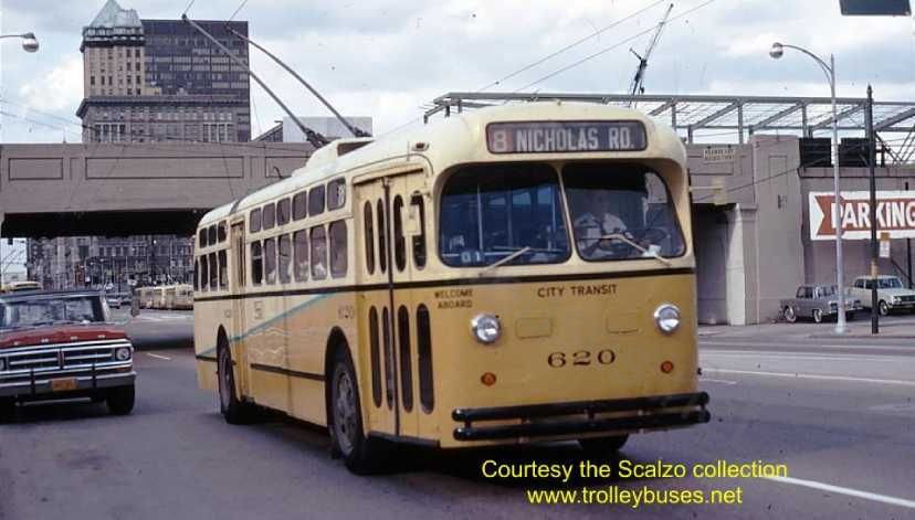 usa_m_day_mh_620_rt8mainfranklin_19711006_ss.jpg