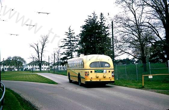 usa_m_day_ps_ct442_rt2valoop_03_19600528_bv.jpg