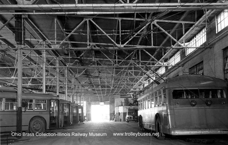 usa_m_fnt_yellow_818_813_garage_irm_ss.jpg