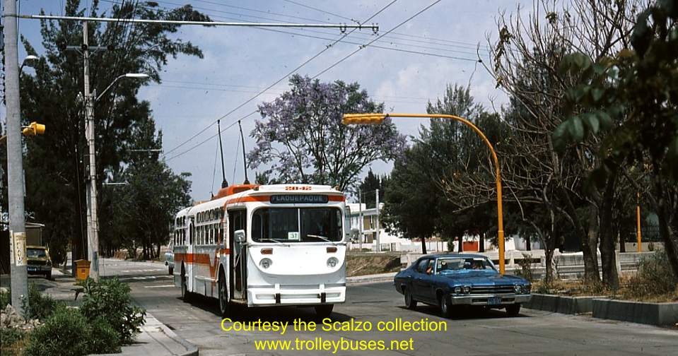 mex_m_gdl_mh_2042_circunvalacionnorte_19770411_ss.jpg