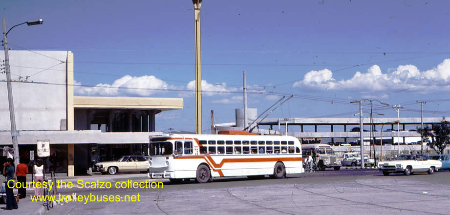 mex_m_gdl_mh_2049_divdelnortecircunvalacion_19771122_ss.jpg