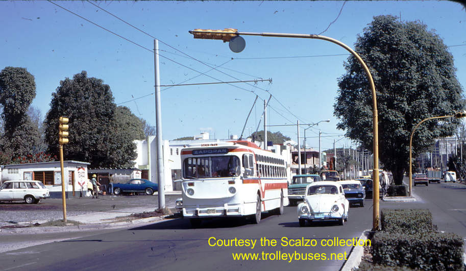 mex_m_gdl_mh_2049_olympicacalle35_19771121_ss.jpg
