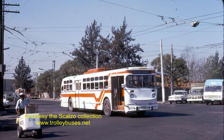 mex_m_gdl_mh_2085_coloneduwiges_19771122_ss.jpg