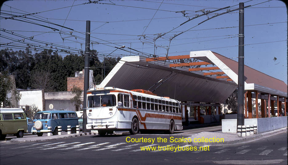 mex_m_gdl_mh_2122_colonmetroestacion_19771121_ss.jpg