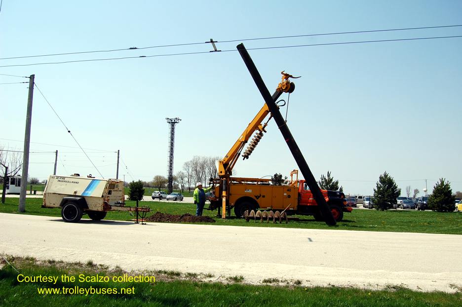 usa_m_irm_misc_poleplanting_20110430_ss_01.jpg