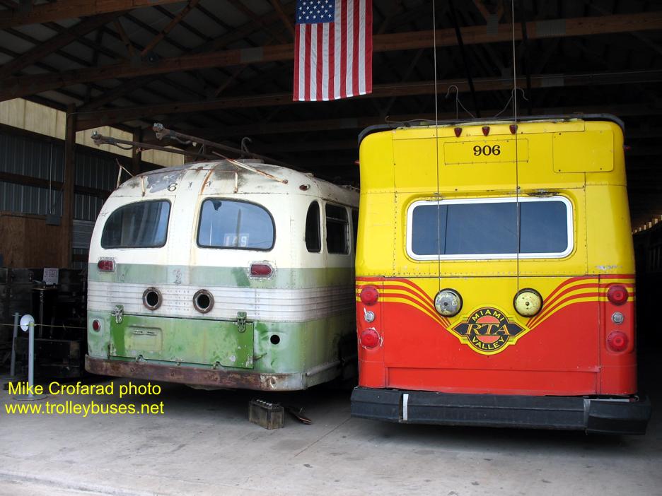 usa_m_irm_twin_614_flyer_906_barn_20090919_mcro.jpg