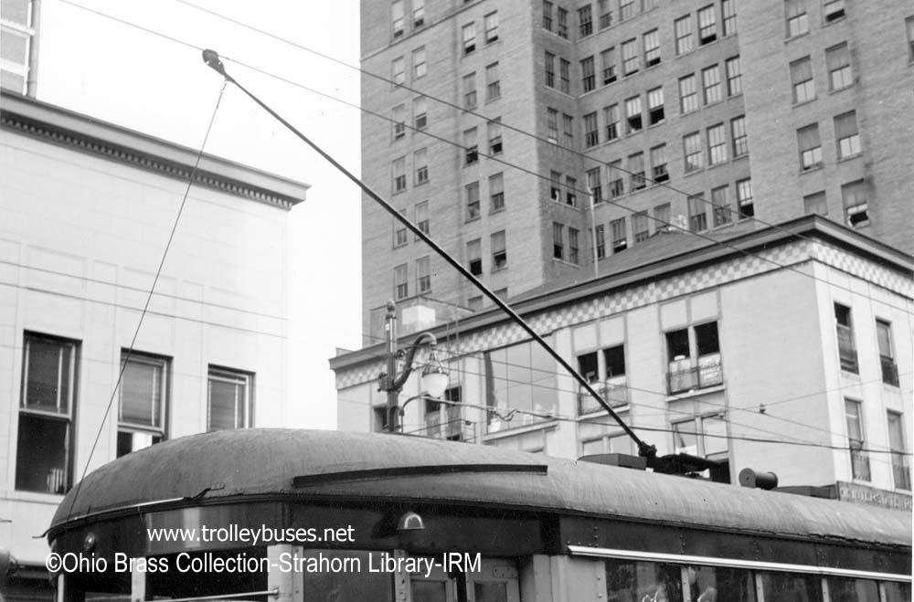 usa_m_mem_misc_streetcaroverhead_irm_ss_01.jpg