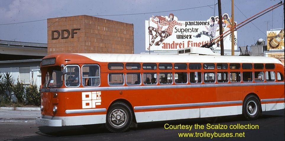 mex_m_mex_mh_3533_calle25puertoaereo_19721130_ss.jpg