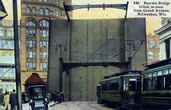 usa_m_mke_misc_basculebridge.jpg