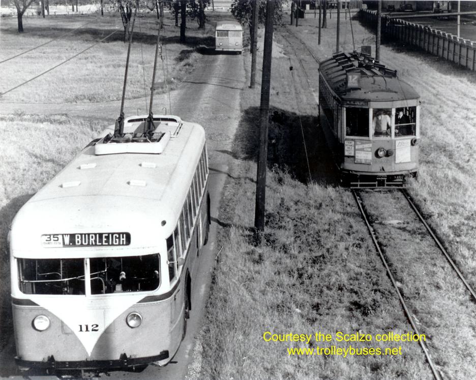 usa_m_mke_sl_112_streetcar_996_fordgasbus_fonddulactrainingloop1940s_ss.jpg