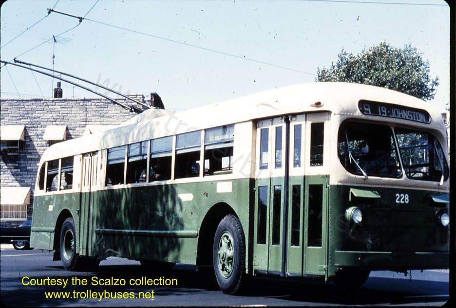usa_m_phl_brill_228_wolfpassyunk_1960s_ss.jpg