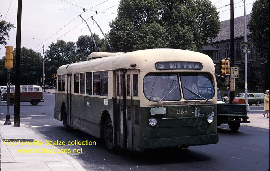 usa_m_phl_brill_255_wyomingbroad_19720609_ss.jpg