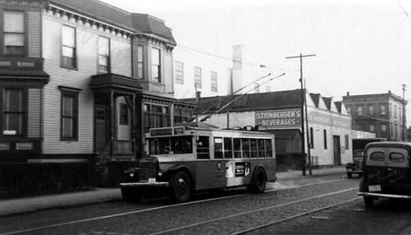 usa_m_psct_yellow_013_newark_bv.jpg