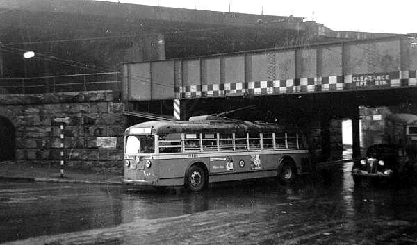 usa_m_psct_yellow_015_newark_bv.jpg