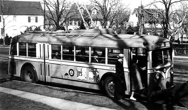 usa_m_psct_yellow_022_newark_bv.jpg
