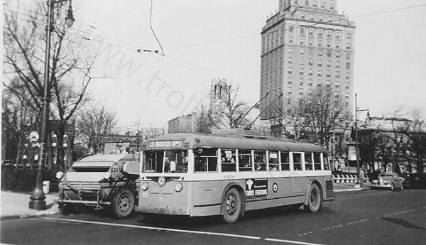usa_m_psct_yellow_032_newark_bv.jpg