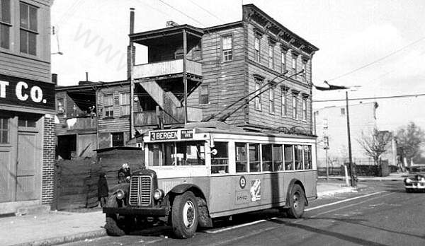 usa_m_psct_yellow_038_newark_bv.jpg