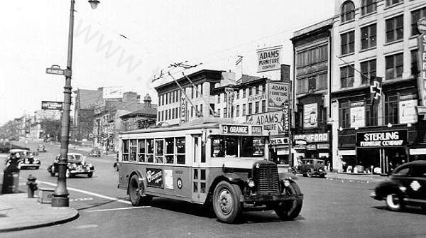 usa_m_psct_yellow_041_newark_bv.jpg