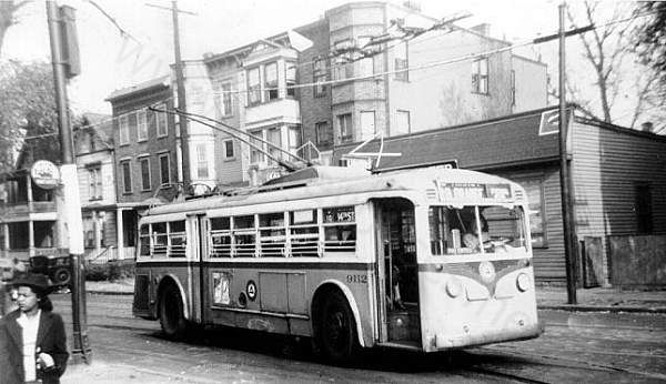 usa_m_psct_yellow_9112_newark_bv.jpg