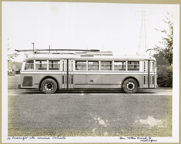 usa_m_psct_yellow_builderphoto_1935_02_notlamebrain.jpg