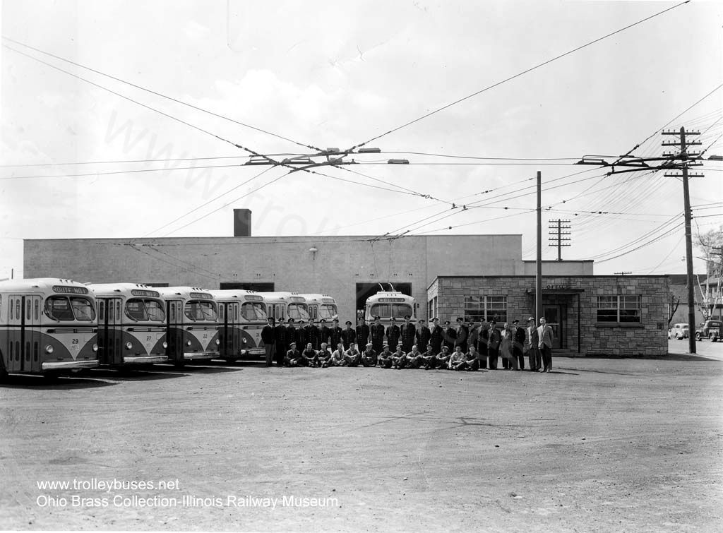 can_m_ftw_misc_garage_194910_irm_ss_th.jpg