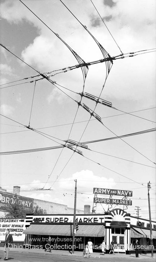 can_m_reg_misc_broadwaytheateroverhead_irm_ss_01.jpg