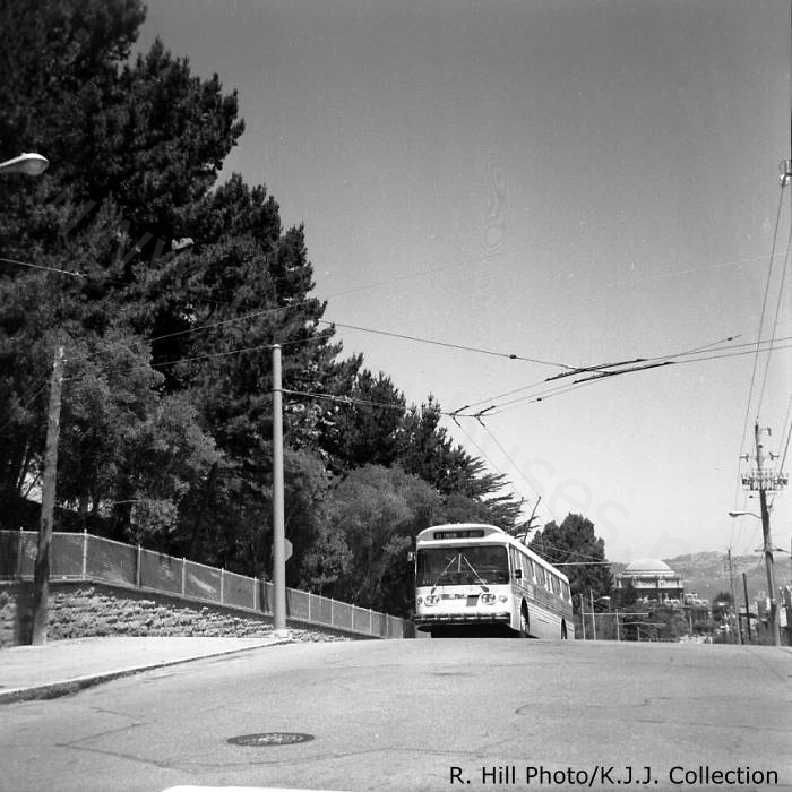 usa_m_sfo_flyer_5001_rt41lyonunion_rhkjj.jpg