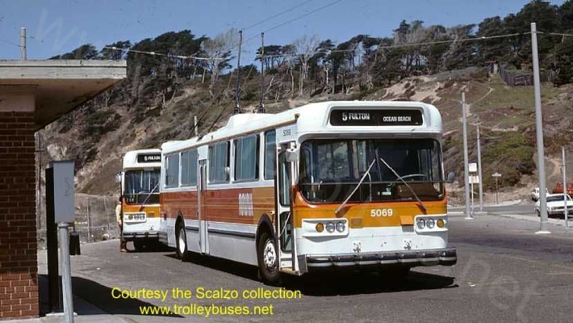 usa_m_sfo_flyer_5069_oceanbeach_19760827_ss.jpg