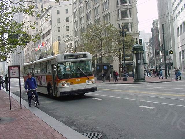 usa_m_sfo_flyer_5300_200111_hp.jpg