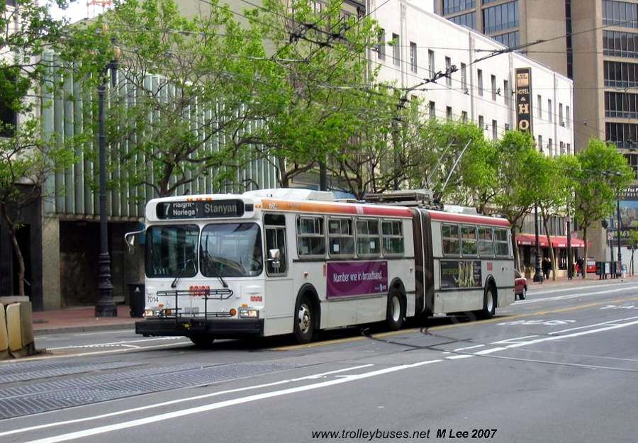 usa_m_sfo_flyer_7014_marketeleventh_20070417_mlee.jpg