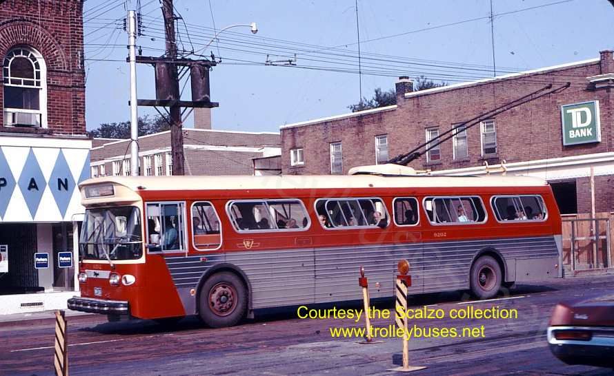 can_m_tor_flyer_9202_yongeranleigh_19710905_ss.jpg