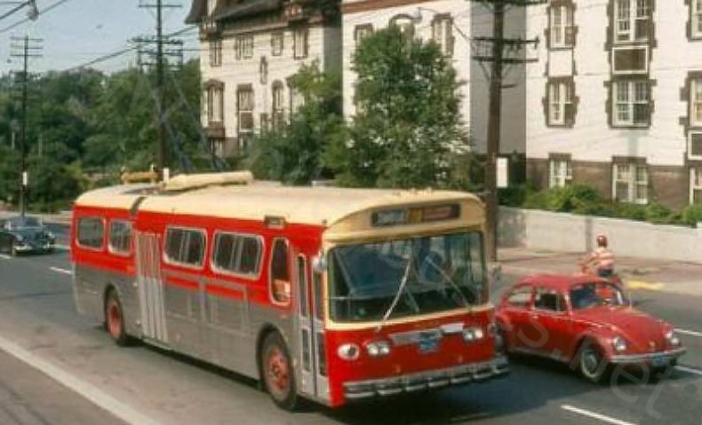 can_m_tor_flyer_9208_yonge_197107.jpg