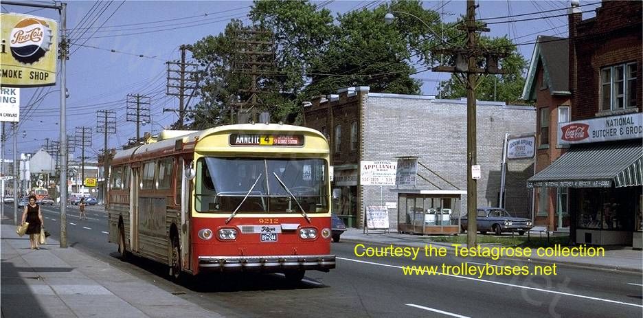 can_m_tor_flyer_9212_rt4dupontfranklin_19710628_jt.jpg