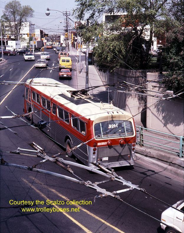 can_m_tor_flyer_9264_westdupontnorthdundas_198205_ss.jpg