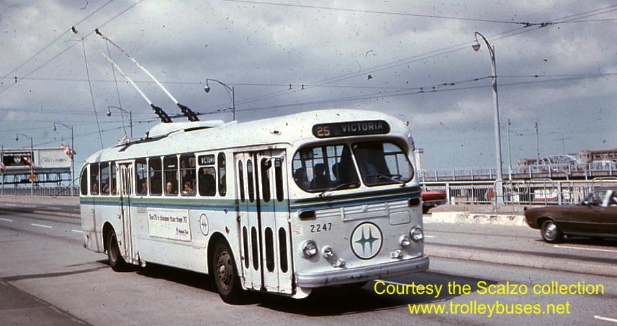 can_m_van_brill_2247_granvilleviaduct_19730711_ss.jpg