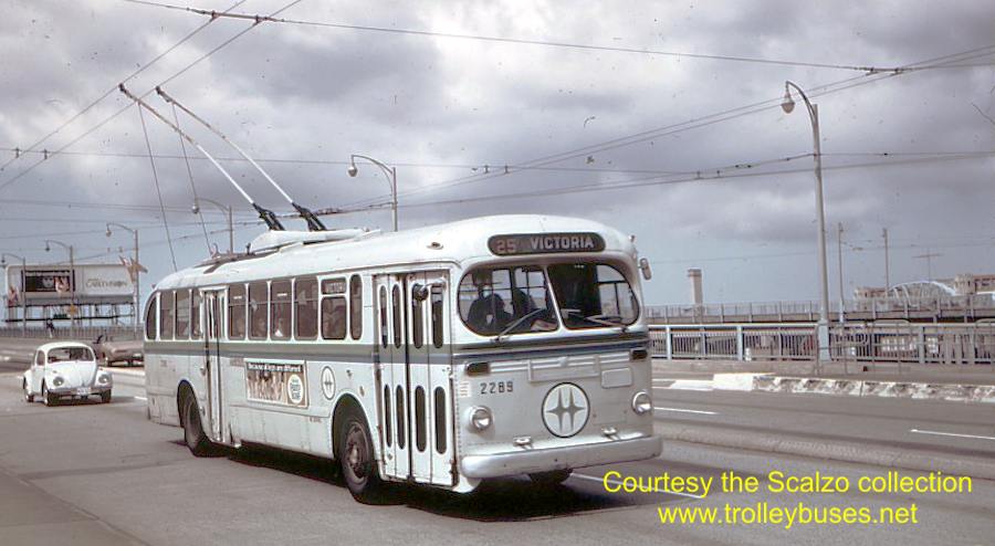 can_m_van_brill_2289_granvilleviaduct_19730711_ss.jpg